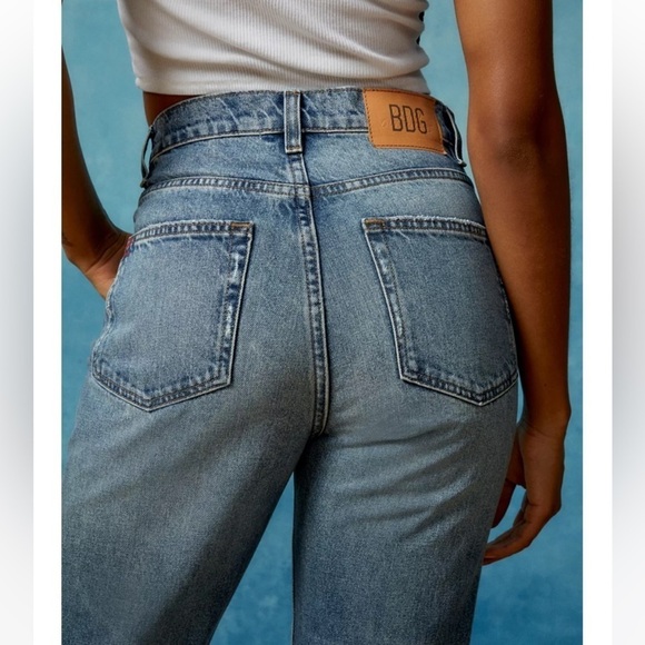 READ DESCRIPTION‼️BDG Cowboy Jean Vintage Destroyed Denim, size 27 - Picture 3 of 11